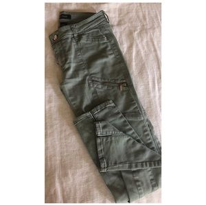 White House Black Market Skinny Crop Pants